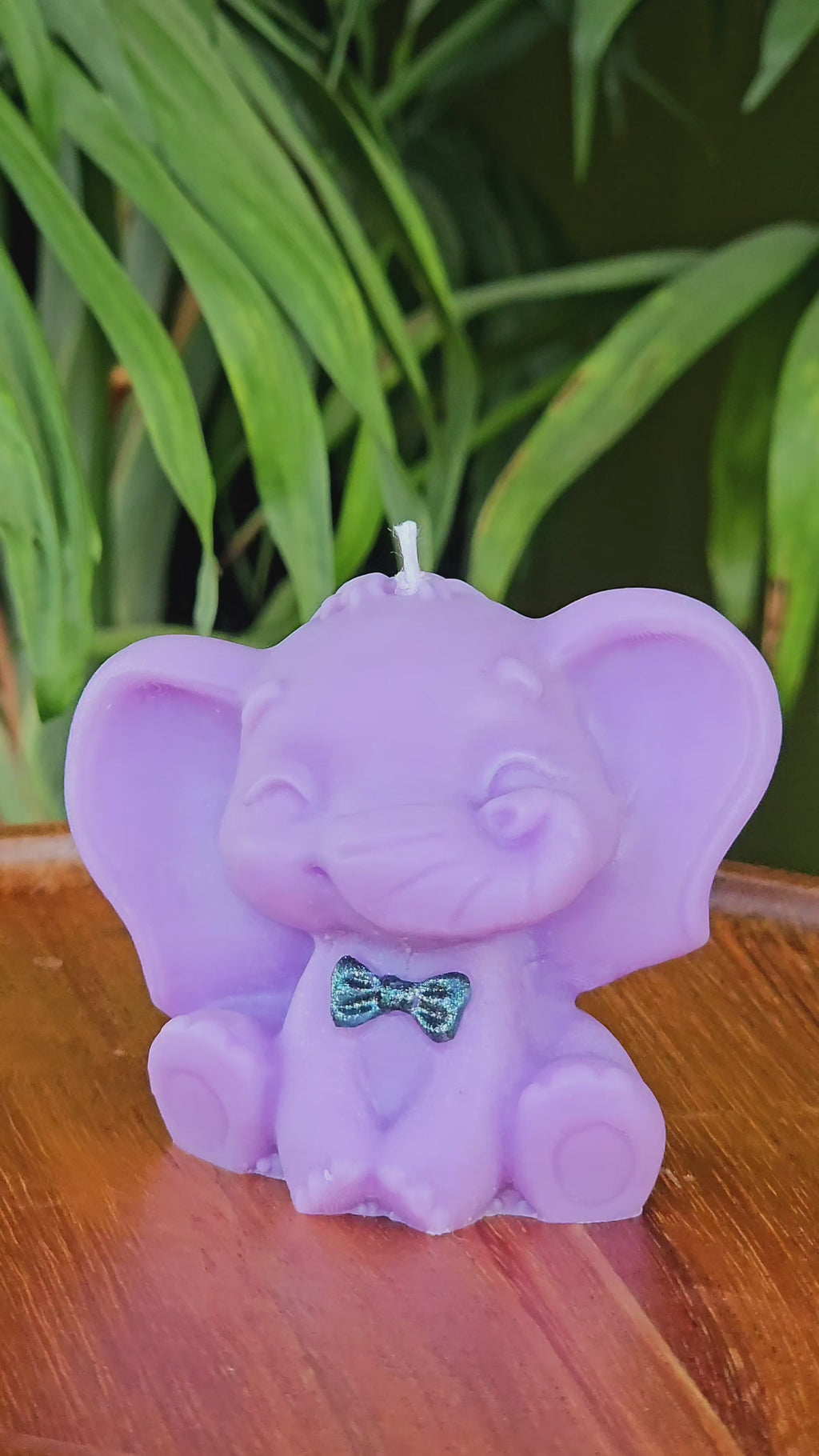 Elefant băiețel - Lumânare decorativă din ceară de soia